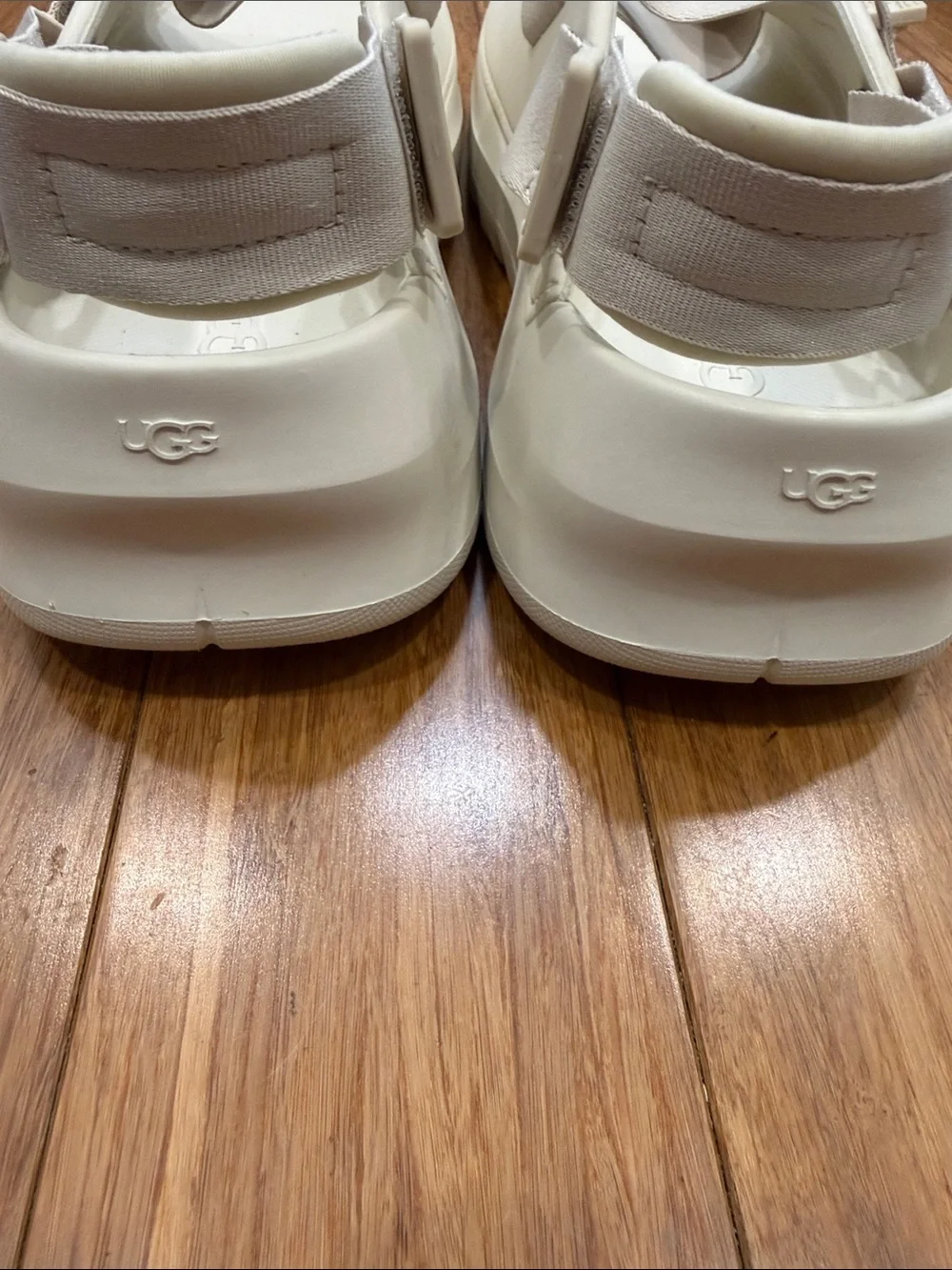 UGG men’s Stratus sandal
